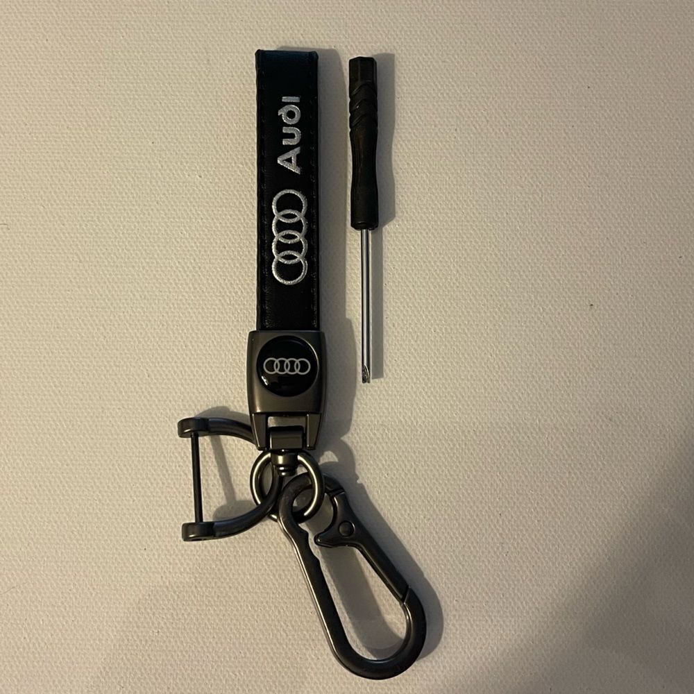 Audi key Fob Keychain in Black Leather with Logo NWT